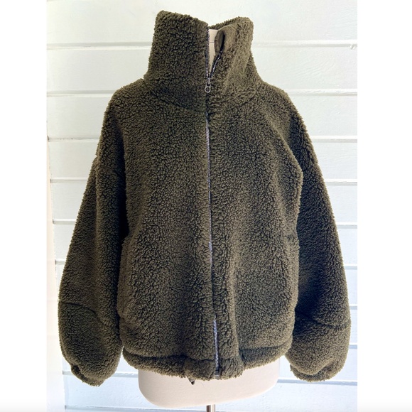 LULULEMON Cinchable Sherpa Fleece Zip Up Jacket in Dark Olive - 12 - Picture 2 of 13